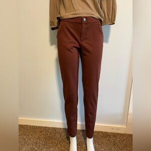 Simply Vera sz M stretch skinny pull on jeggings in rust, burgundy color